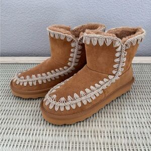 Beach by Matisse faux fur lined slip on booties. Size 6. NWOT